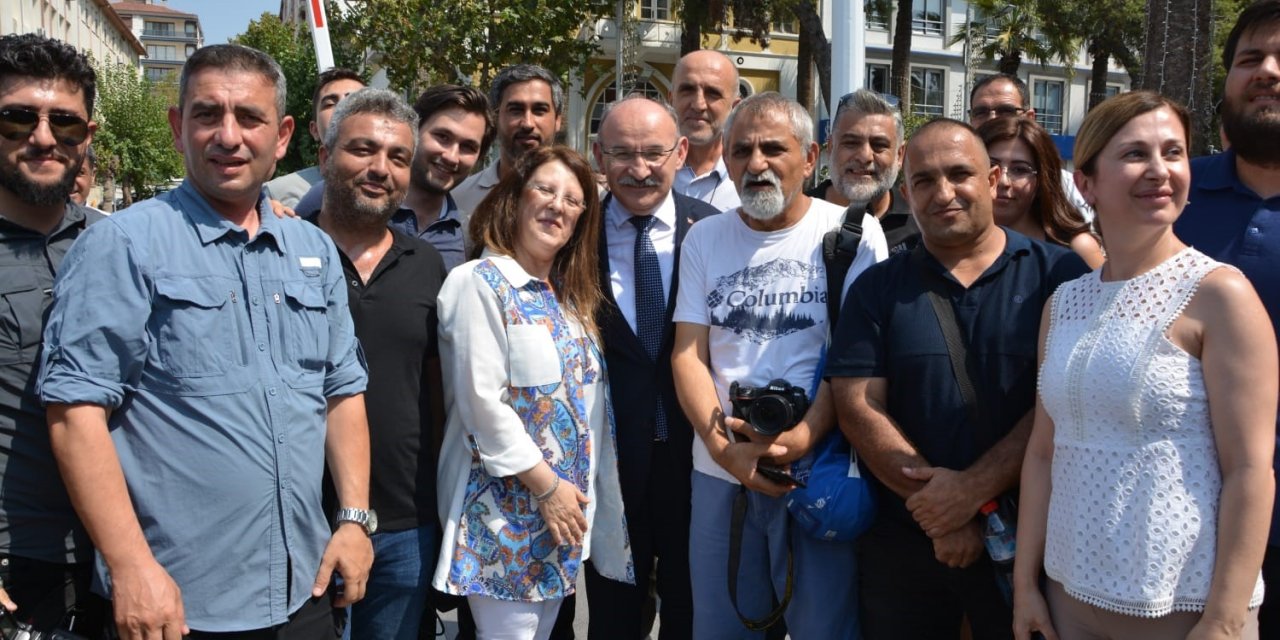 Vali Karadeniz Manisa’ya veda etti, Sakarya’ya mesaj gönderdi