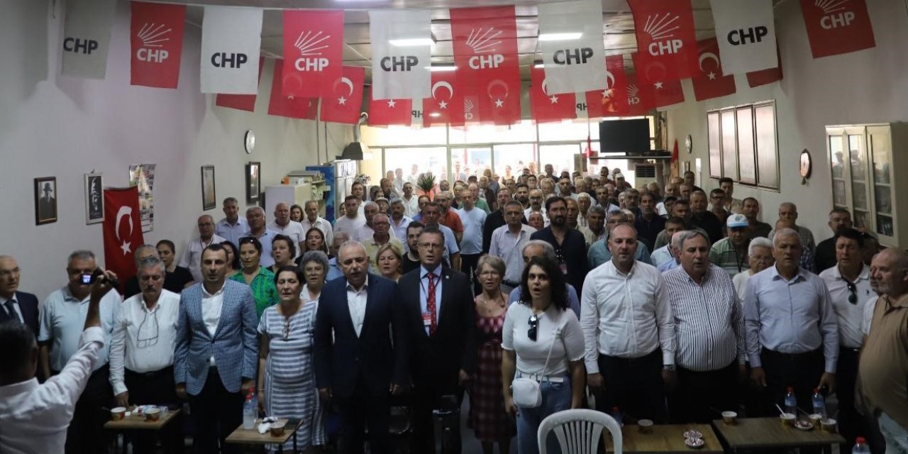 Alaşehir CHP’de yeni başkan Mustafa Öztürk oldu