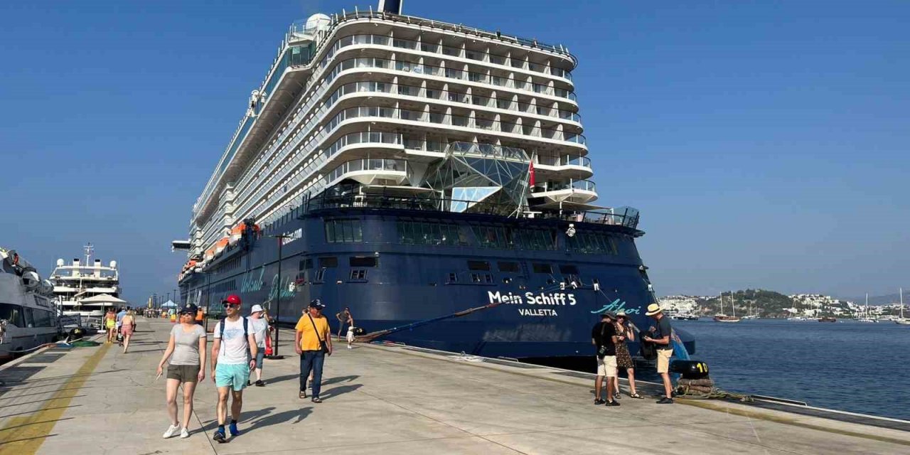 Tam kapasiteyle Bodrum’a geldi