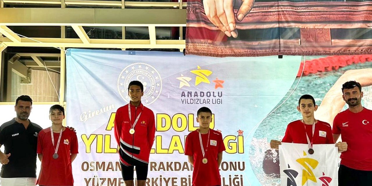 Denizlili yüzücüler Türkiye finallerinden 3 madalyayla döndü
