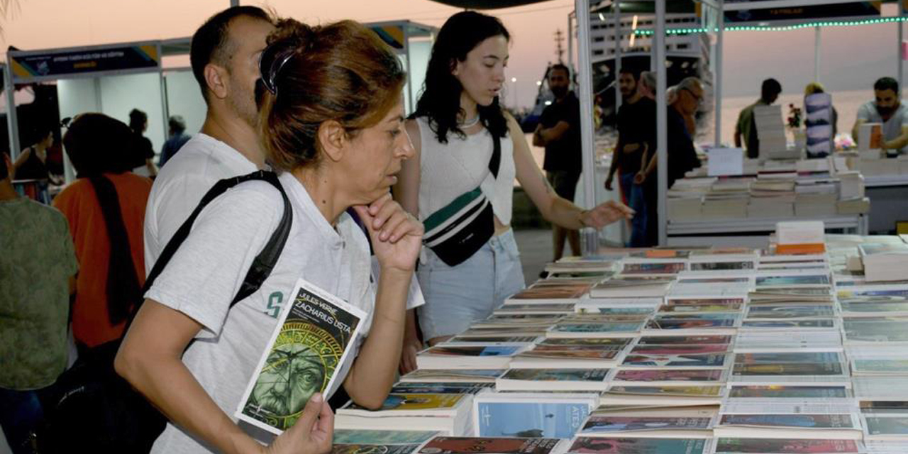 Kuşadası Kitap Fuarı 300 bin kişiyi ağırladı