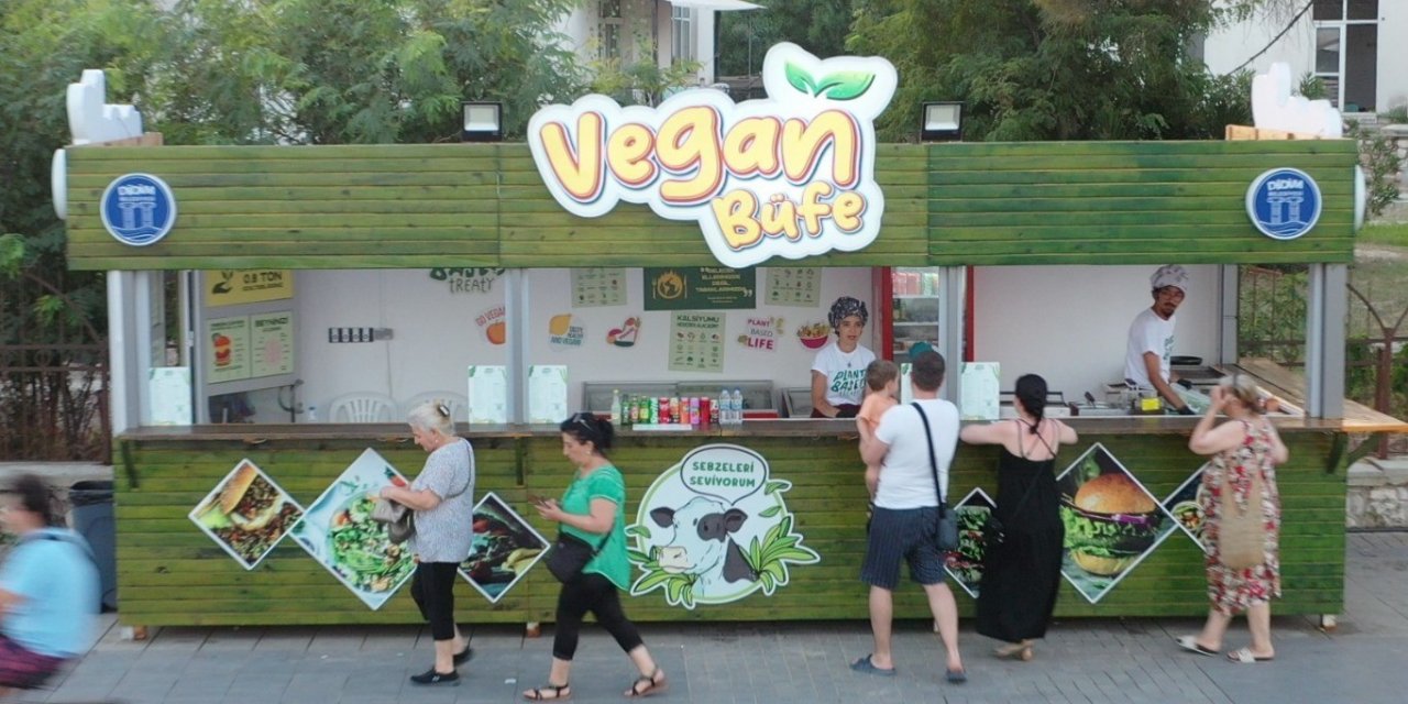 Didim’de vegan büfe hizmete başladı