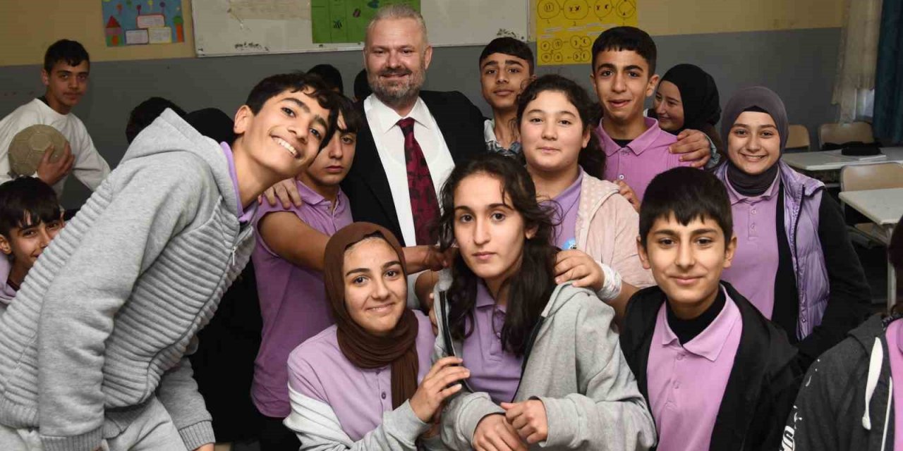 Üniversiteyi kazanana 5 bin TL destek