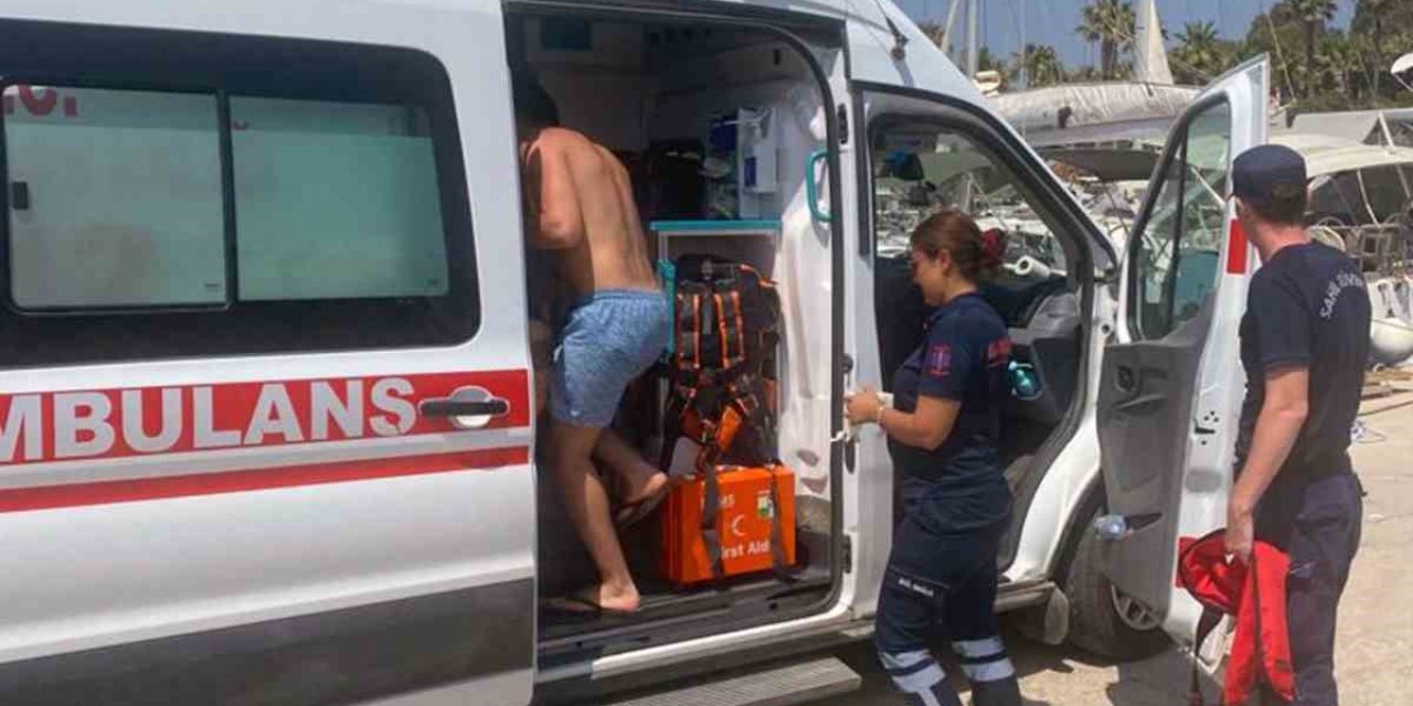 Datça’da denizde rahatsızlanan vatandaşa Sahil Güvenlik’ten tıbbi tahliye