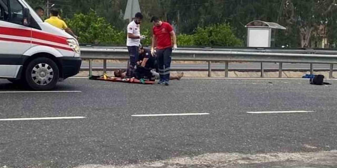 Bariyerlere çarpan motosiklet sürücüsü öldü