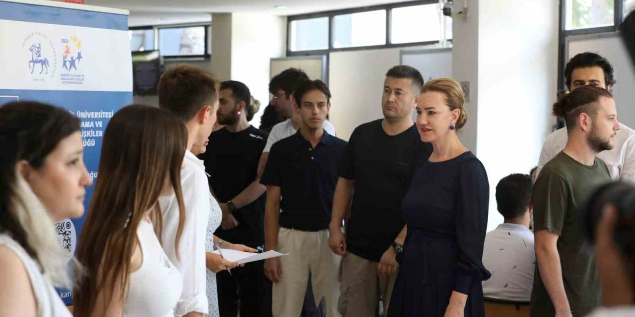 Okul birincilerinin gözdesi DEÜ oldu