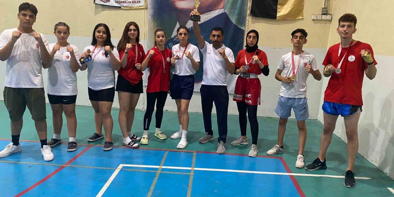 Bayraklılı gençler, iller arası şampiyonada 7 derece kazandı