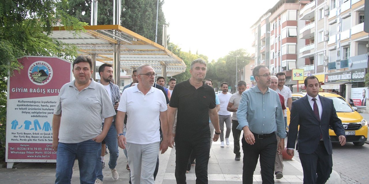 Eski Bakan Kasapoğlu memleketi Kula’yı ziyaret etti