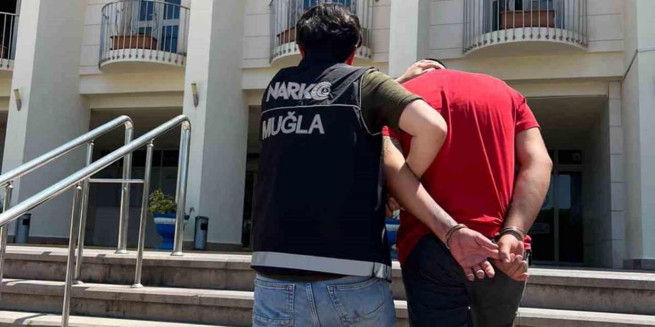 376 adet sentetik ecza ele geçirildi