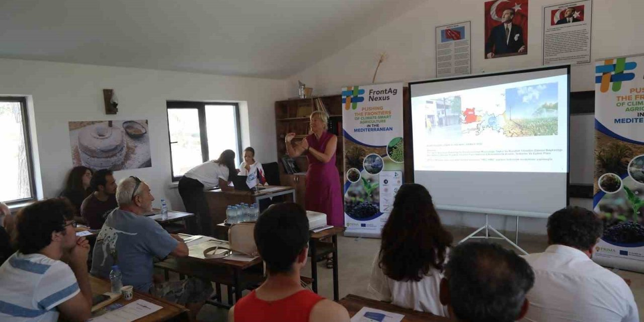 Topraksız tarım projesi tanıtıldı