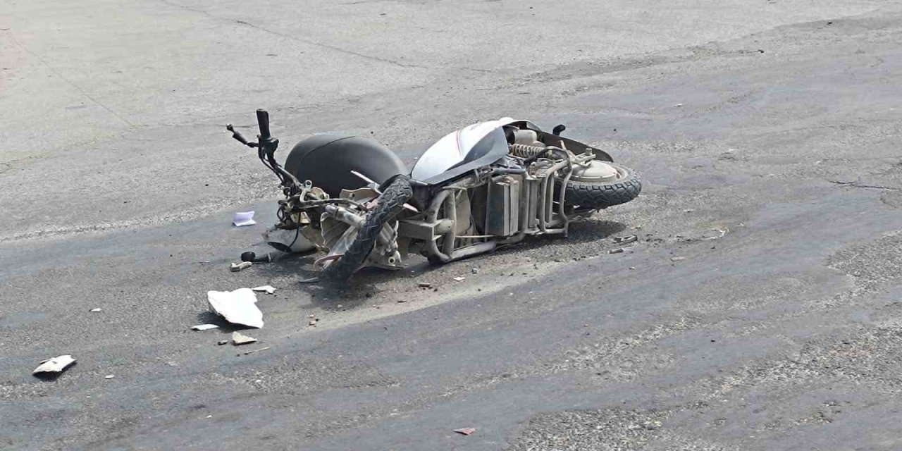 Kamyonla çarpışan elektrikli bisiklet sürücüsü yaralandı