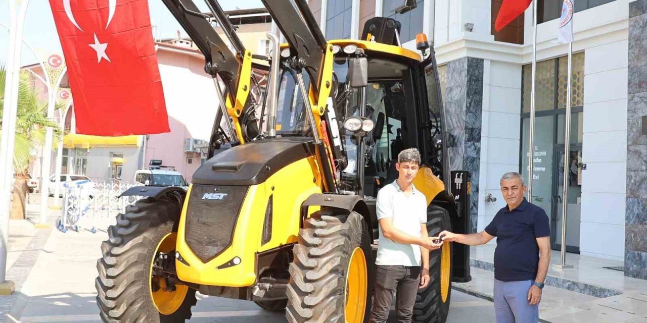 TBB’den Koçarlı Belediyesi’ne beko loder hibe edildi