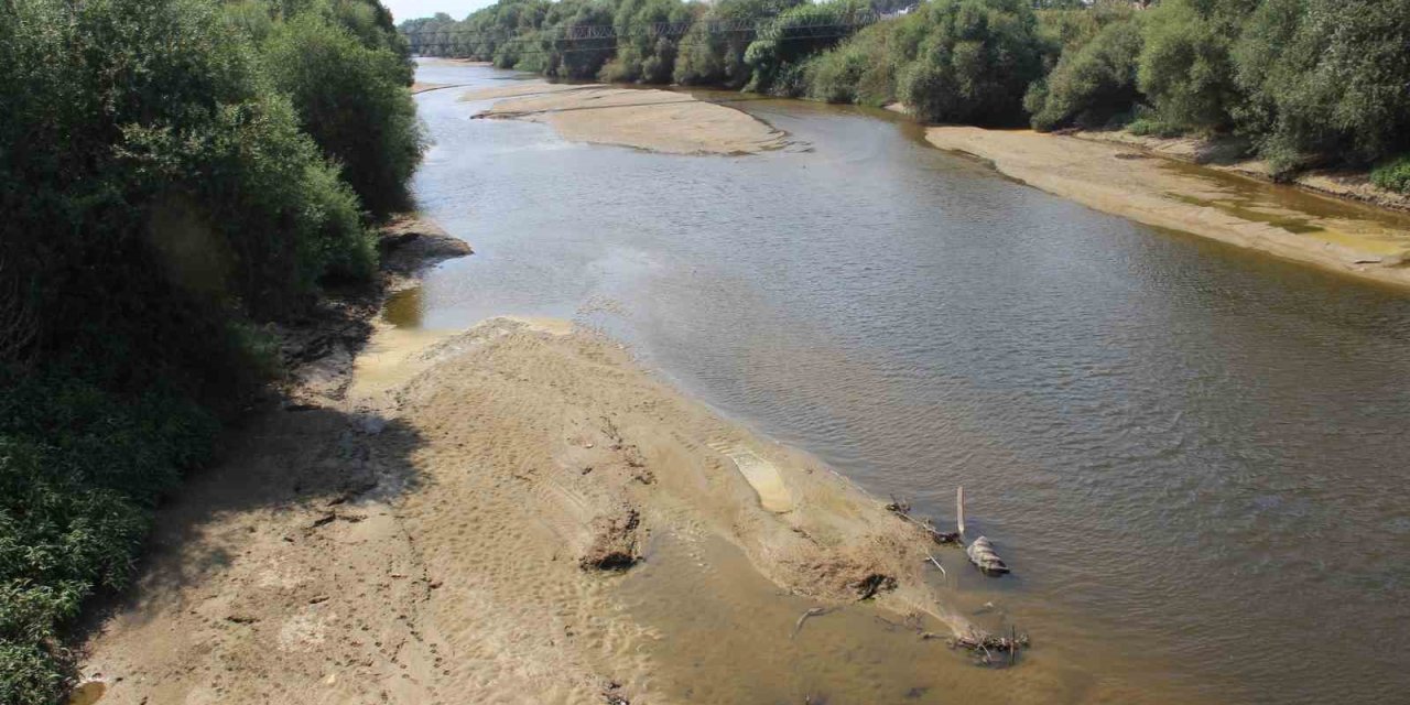 Sıcaklık ve kuraklık Menderes’i etkiledi