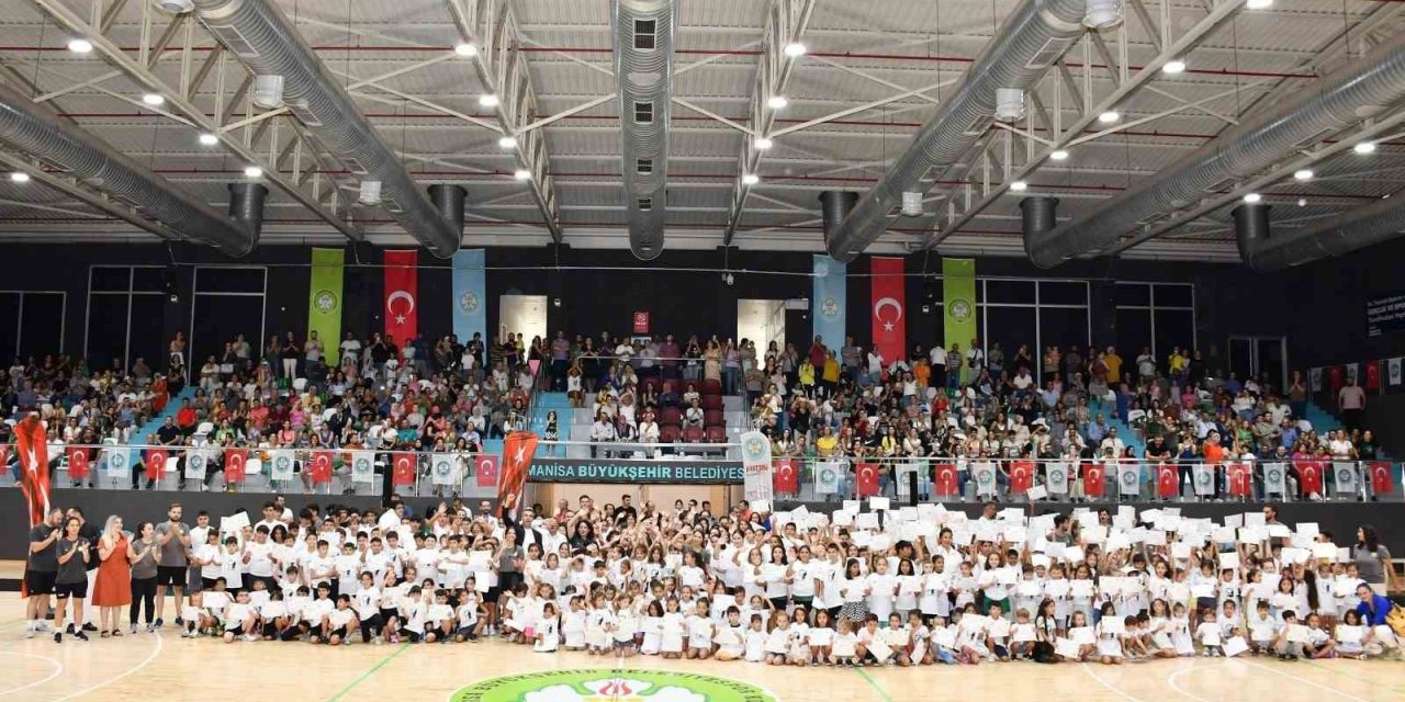 Manisa’da büyükşehirin yaz spor okullarında 2023 dönemi törenle sona erdi