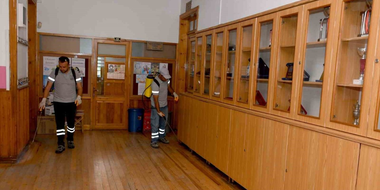 Kuşadası’nda okullar yeni eğitim dönemine hazırlanıyor