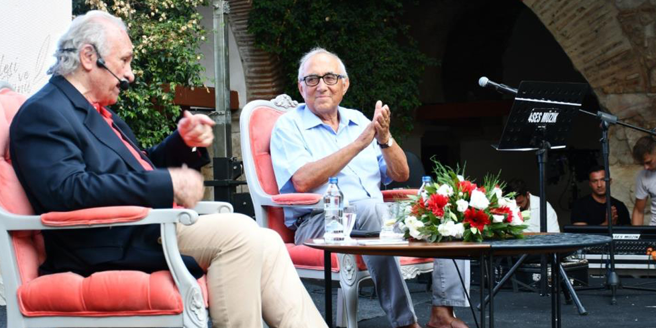 "Çağdaş Şiirimizi Cumhuriyet’e Borçluyuz"