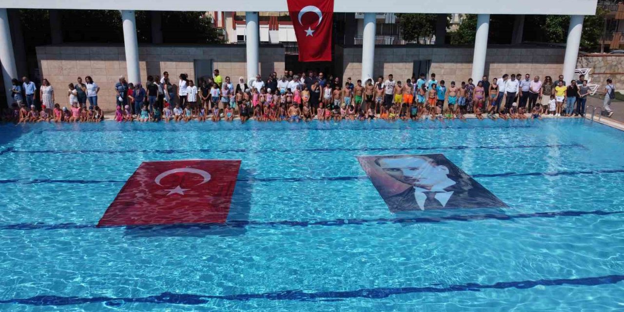 Kuyucak’ta yüzme kursları madalya töreni ve gösterilerle son buldu