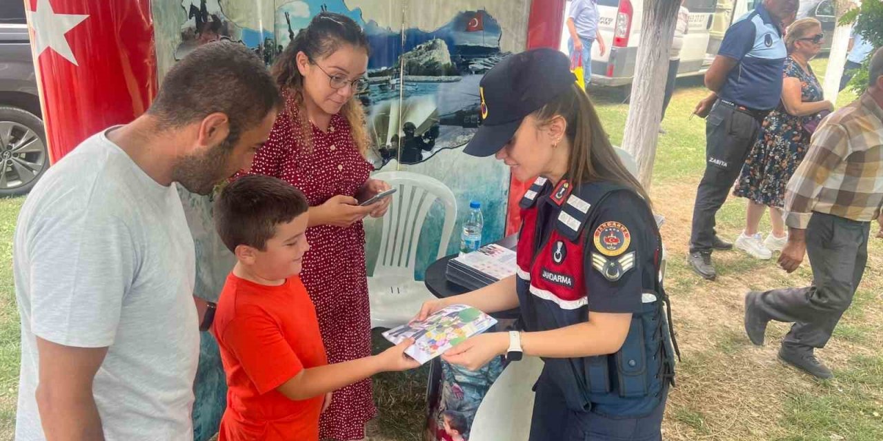Çal festivalinde kadına yönelik şiddete karşı bilgilendirme yapıldı