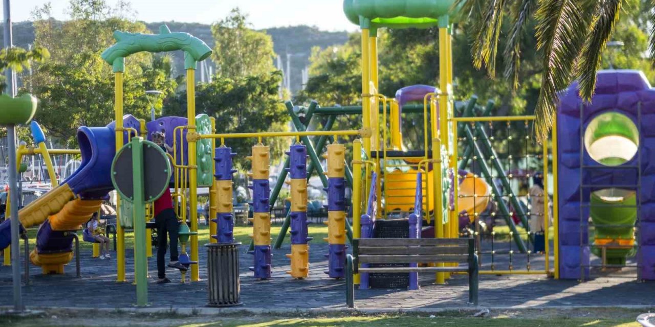 Seferihisar’da yeşil alan ve park seferberliği