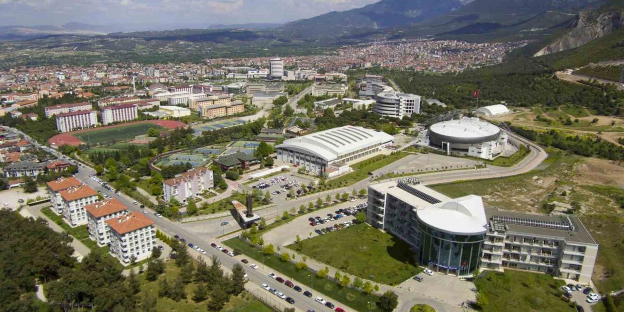 PAÜ’de eğitimöğretim yılına 10 bin 128 yeni öğrenciyle başlıyor