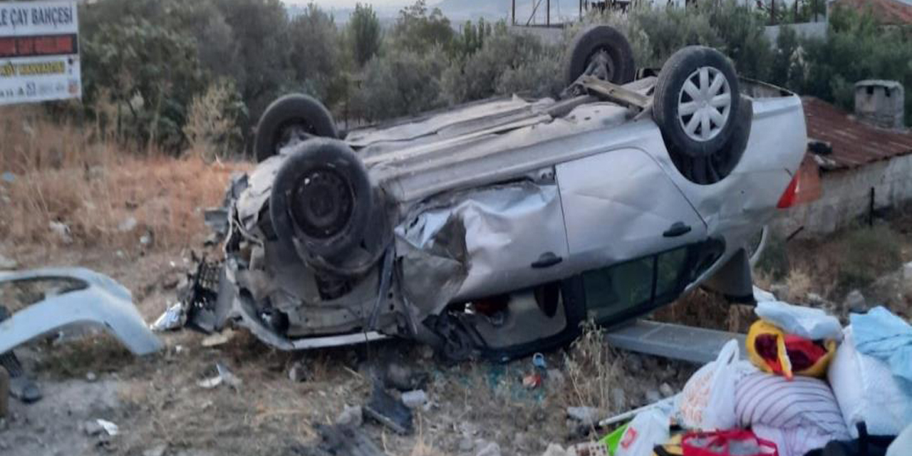 Buharkent’te kontrolden çıkan otomobil takla attı