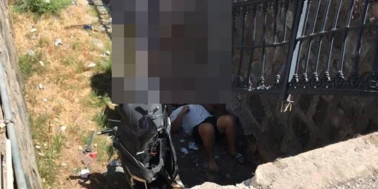 İki motosiklet çarpıştı, biri kanala düştü: 3 yaralı