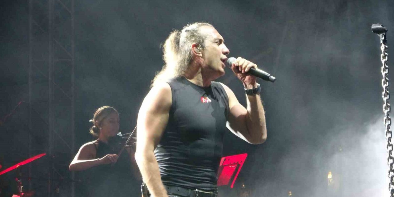 Fethiye’de Zafer Bayramı Kıraç’ın Konseriyle Kutlandı