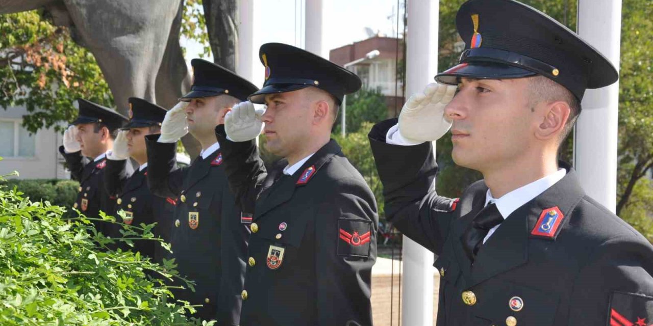 Manisa’nın ilçelerinde Zafer Bayramı coşkuyla kutlandı