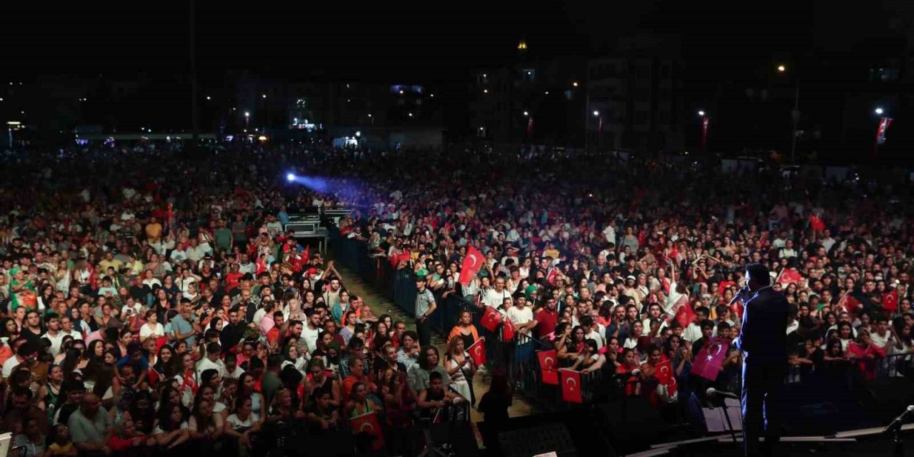 Süperstar, Ajda Pekkan Aliağa’yı salladı