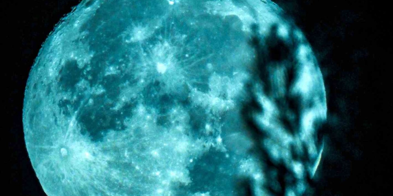 Mavi ay Muğla’da renkli görüntülere sahne oldu