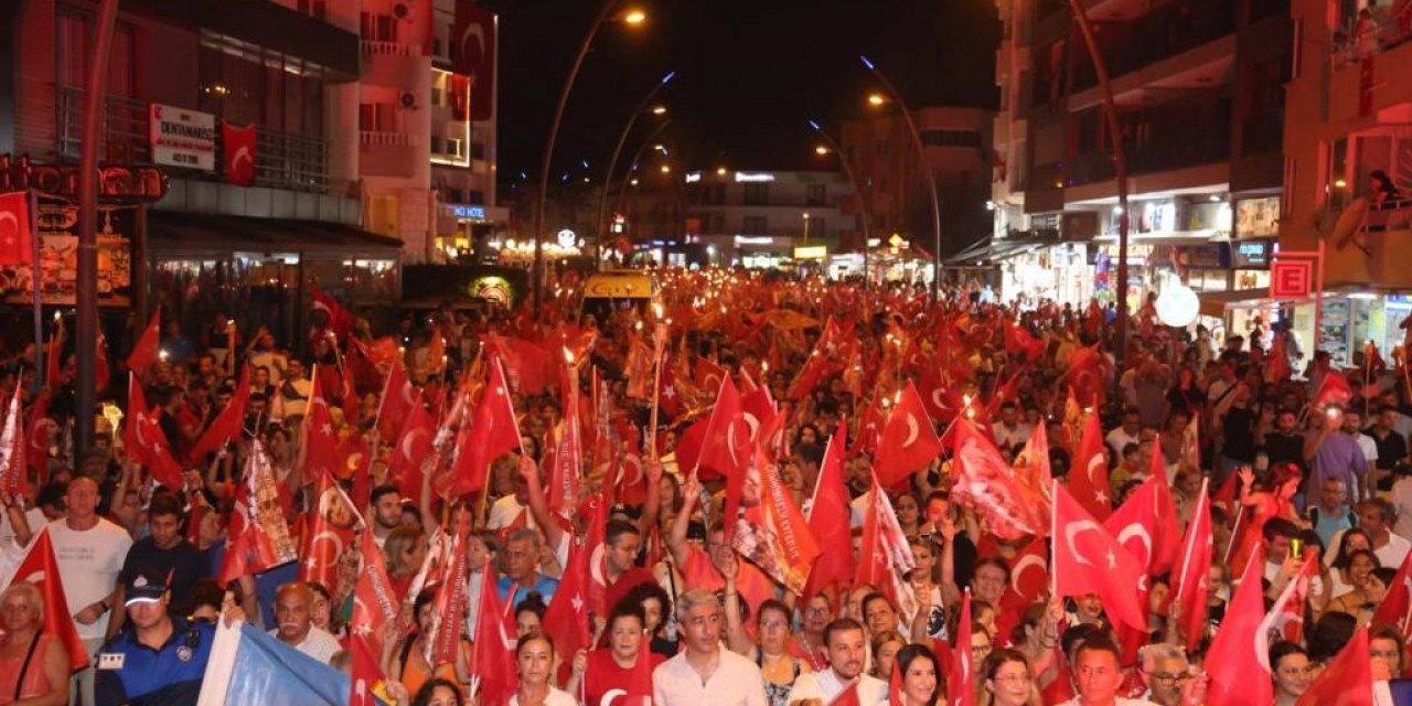 Marmarisliler konserde coştu