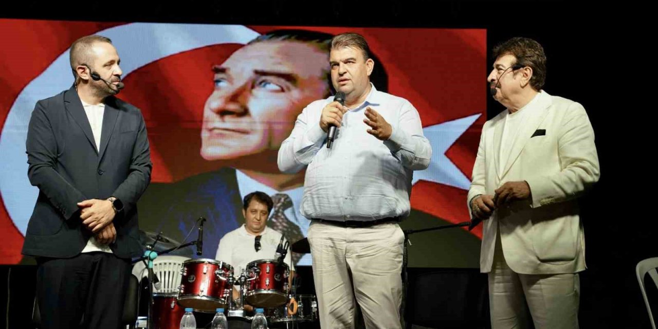 Seferihisar’da Ahmet Selçuk İlkan coşkusu