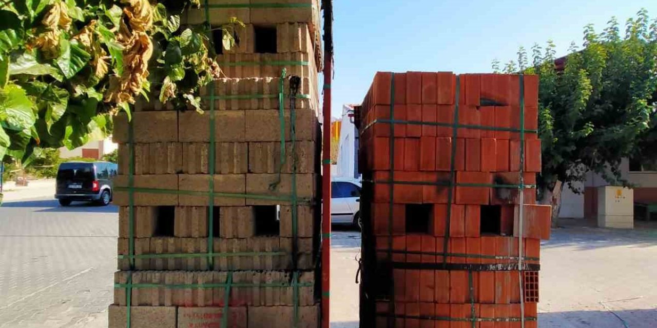Hırsızlar öfkesini güvenlik kameralarından çıkardı