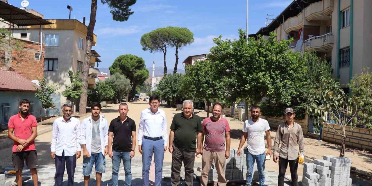 Yeşil Mahalle 374 Sokak’taki yol yenileme çalışmalarında ikinci etap başladı