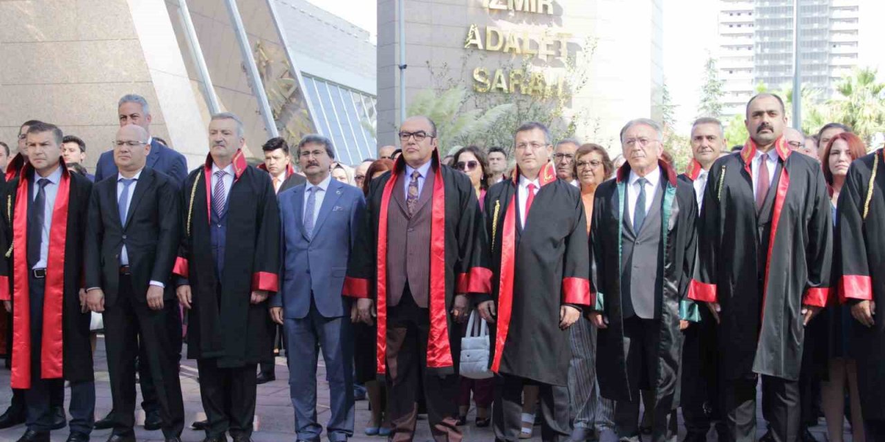 İzmir’de yeni adli yıl düzenlenen törenle başladı