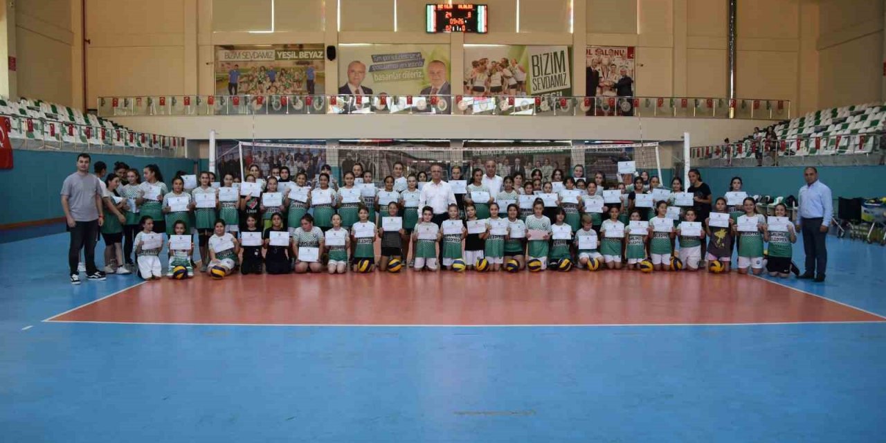 Salihli’de yaz spor kursları sertifika töreniyle son buldu