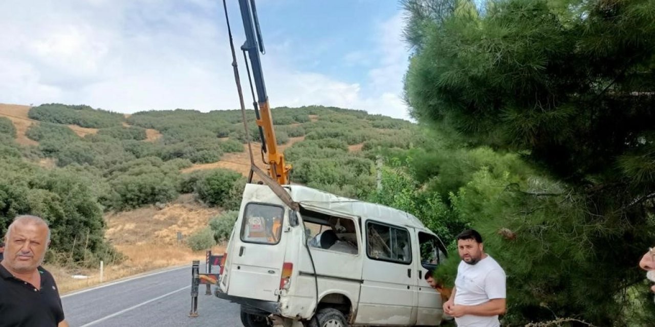 Kontrolden çıkan minibüs uçuruma düştü