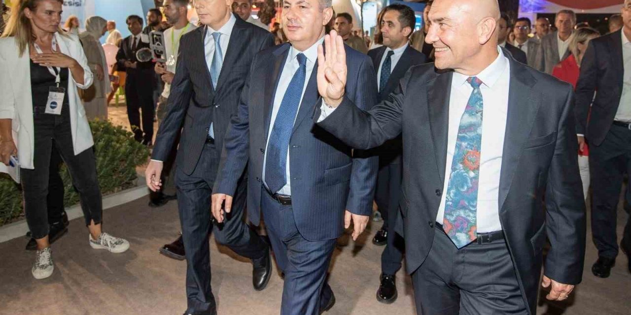 Başkan Soyer’den fuar turu