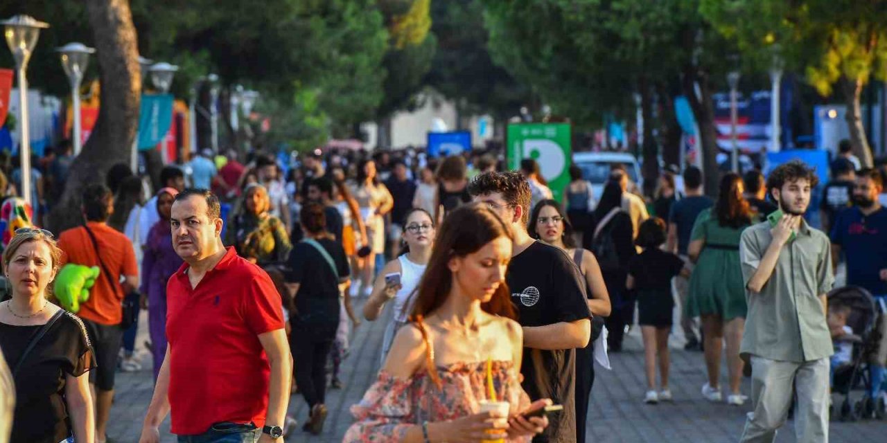 Gençler İzmir Enternasyonal Fuarı’nı çok sevdi
