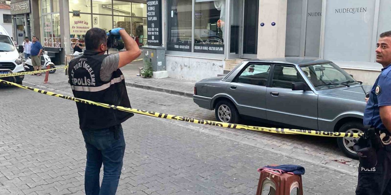 İzmir’de husumetlisinin sokak ortasında vurduğu şahıs ağır yaralandı