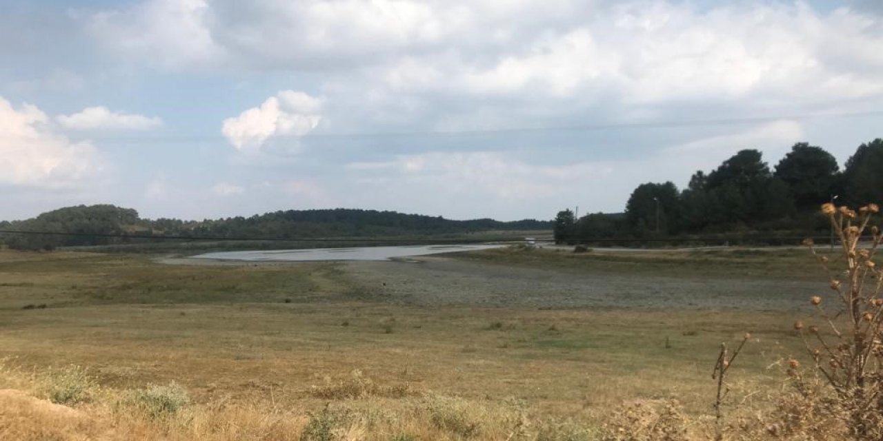 Yayla Gölü’nde su seviyesi yarıya indi