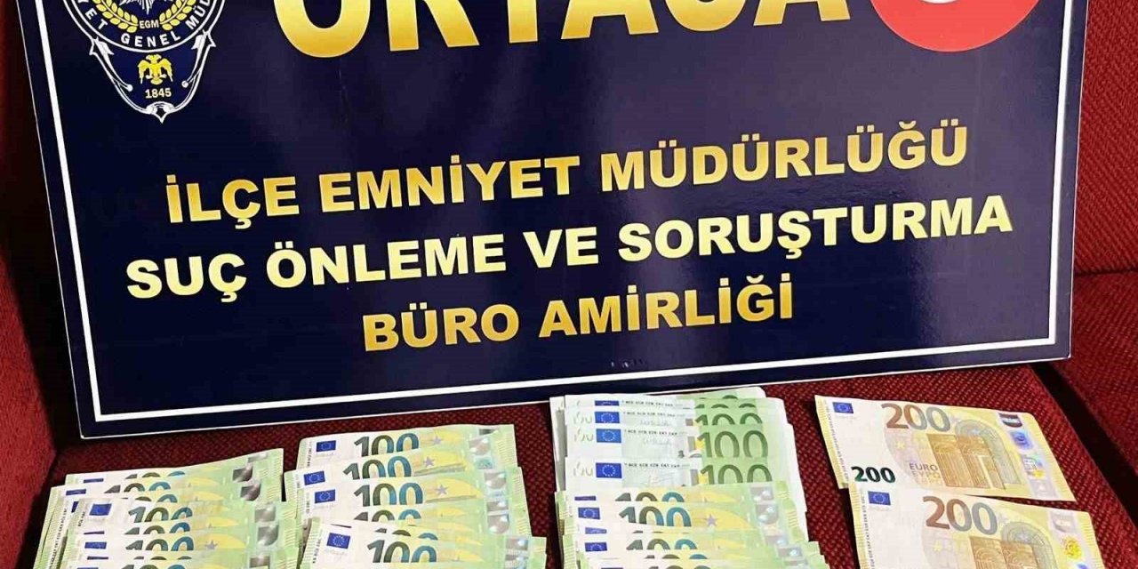 Kuyumcudan döviz çalan turist yakalandı