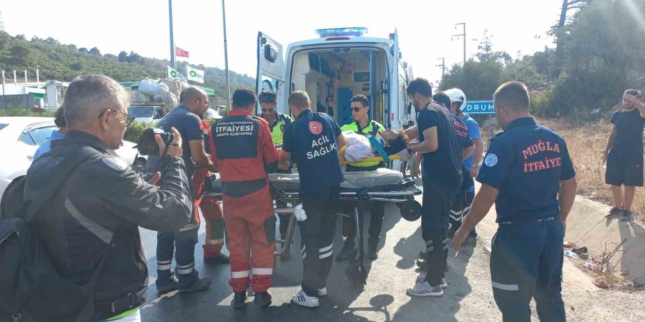 Su kanalına giren kamyonet hurdaya döndü: 1 ölü, 1 yaralı