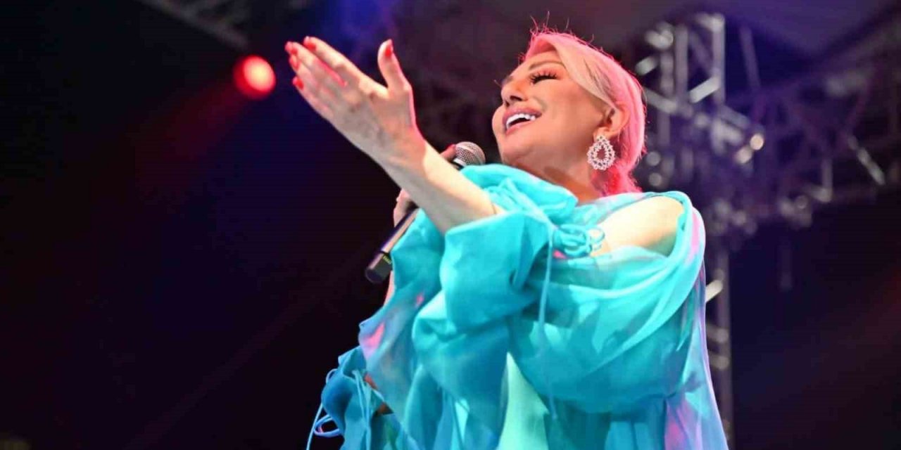 Salihli’de Muazzez Ersoy ile nostalji rüzgarı