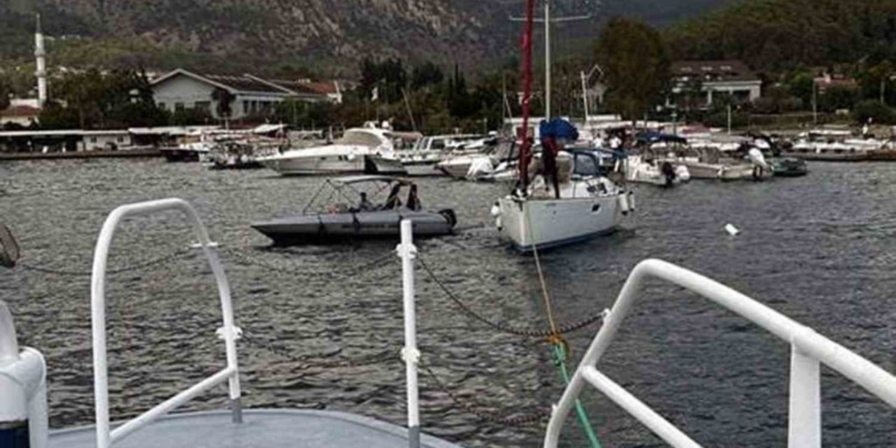 Göcek’te sürüklenen boş tekneyi KIYEM ekipleri kurtardı