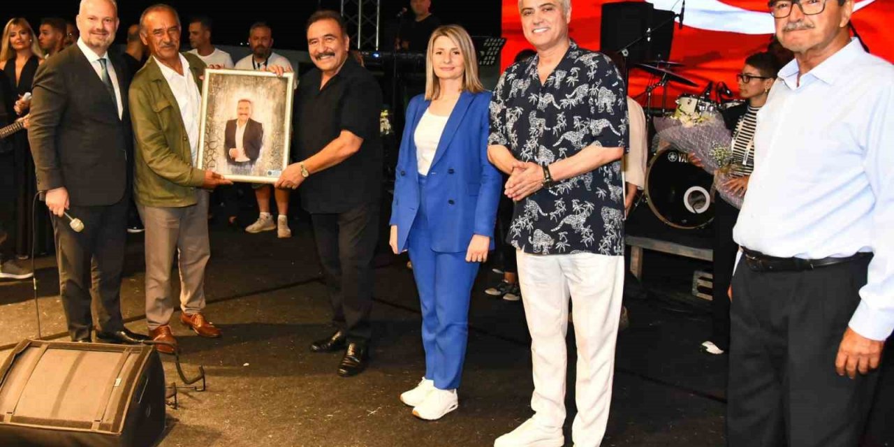 Fantezi müziğinin ustalarından Menemen’de nostalji