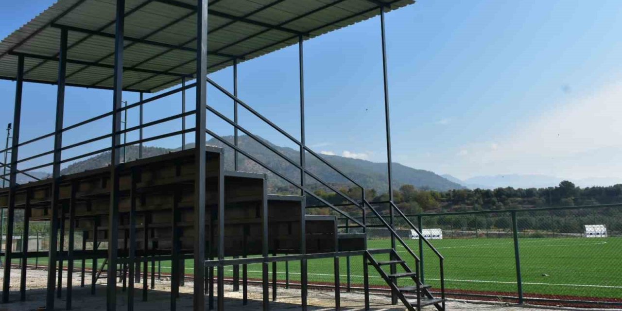 Buharkent’in yeni tribünleri hazır