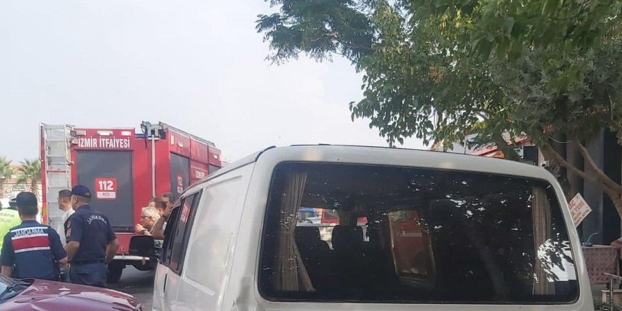 İzmir’de servis minibüsü ile otomobil çarpıştı: 7 yaralı