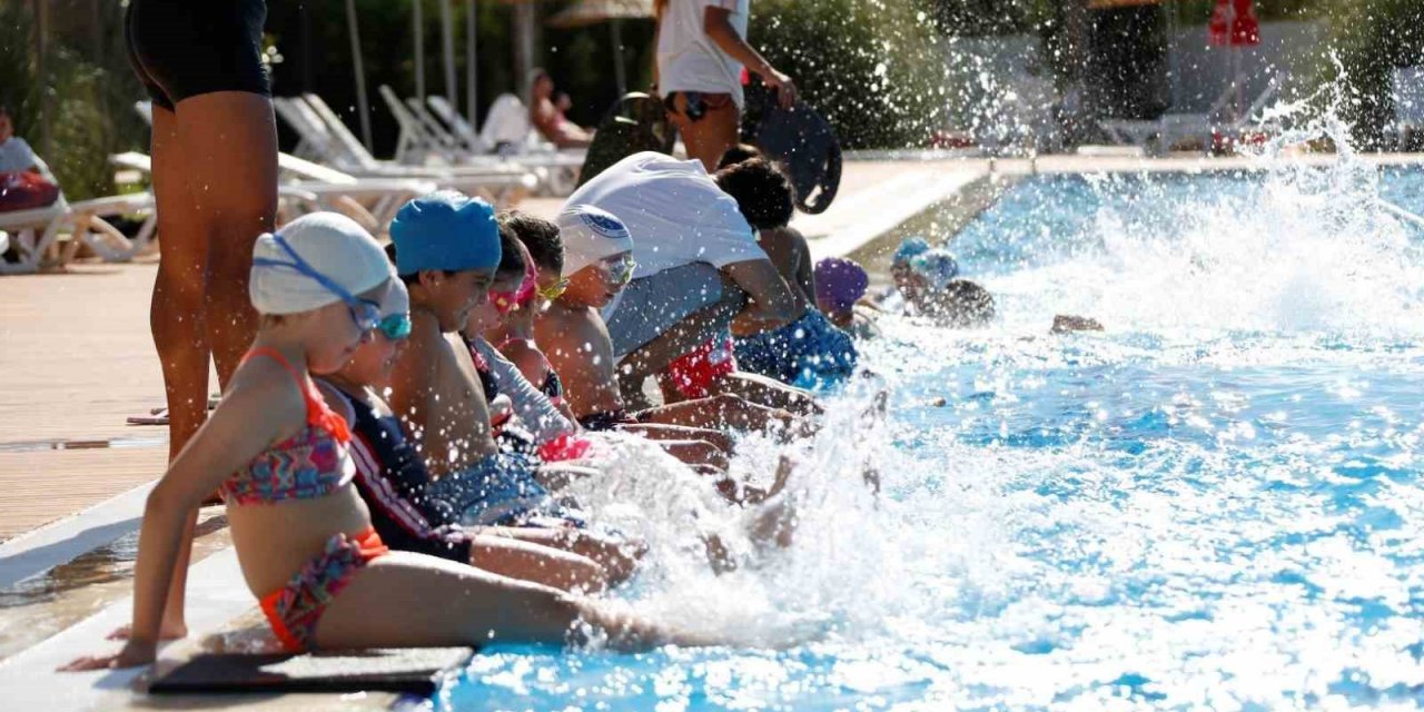 Aydın’da 8 ayda 13 bin kişi yüzme öğrendi