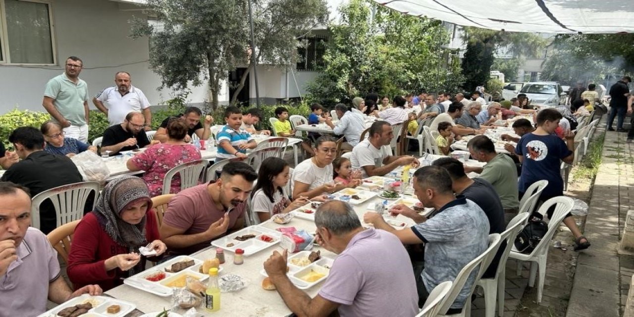 Bedava hayır yemeği ile karnını doyurmak isteyenler Fethiye’de de grup kurdu